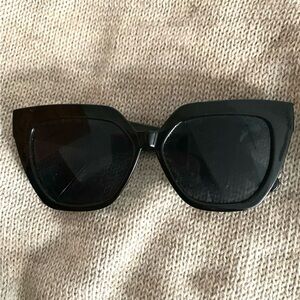 Sunglasses oversized
